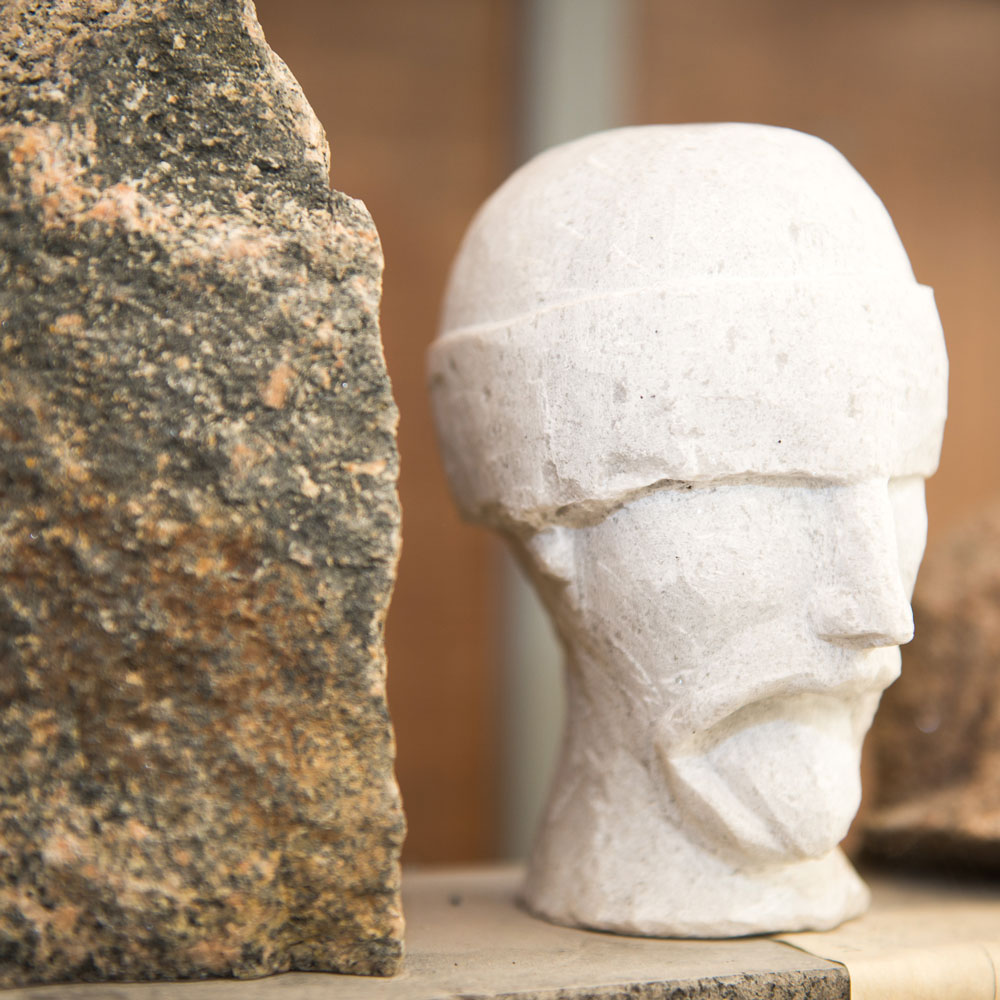 Skulptur Kopf von Braun + Kohler Steinmetz